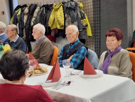 Novoletno srečanje krajank in krajanov Kotelj starih 80 let in več (27)